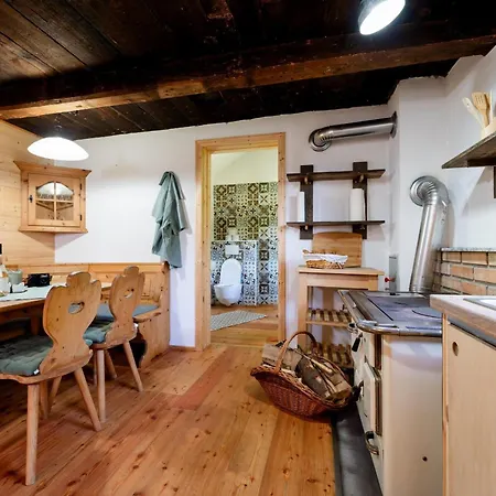 Waldhuette Stifthube Obertal