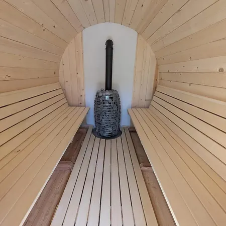 Waldhuette Stifthube * Obertal